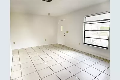 699 110th Ave N #Unit B, Naples, FL 34108 - Photo 5