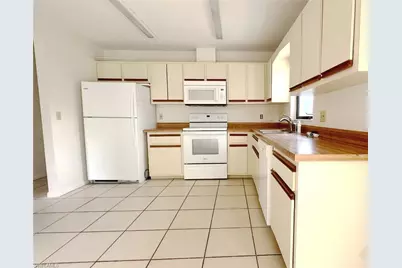 699 110th Ave N #Unit B, Naples, FL 34108 - Photo 7