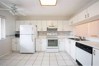 7800 Emerald Cir #B102, Naples, FL 34109 - Photo 5