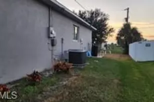 2118 NE 13th Pl, Cape Coral, FL 33909 - Photo 5