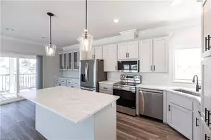 11310 Bougainvillea Ln, Fort Myers Beach, FL 33931 - Photo 7