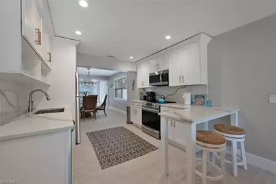 712 110th Ave N, Naples, FL 34108 - Photo 5