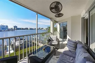 9103 Vanderbilt Dr, Naples, FL 34108 - Photo 25