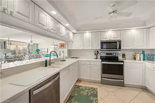 21 Bluebill Ave, Naples, FL 34108 - Photo 13