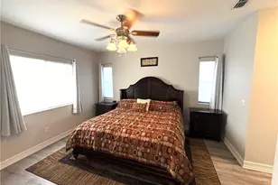 685 Luisa Ln, Naples, FL 34104 - Photo 5