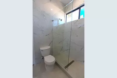 1817 NE 17th St, Cape Coral, FL 33909 - Photo 11