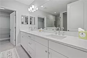 2560 Seychelles Dr, Naples, FL 34112 - Photo 9