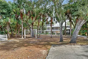 685 11th St NW, Naples, FL 34120 - Photo 49