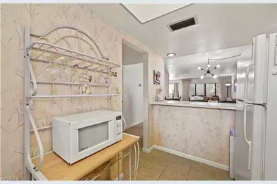 2079 Barkeley Ln #6, Fort Myers, FL 33907 - Photo 5