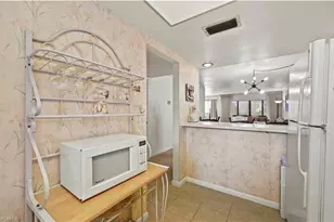 2079 Barkeley Ln, Fort Myers, FL 33907 - Photo 5