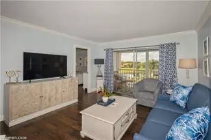 190 Turtle Lake Ct, Naples, FL 34105 - Photo 13