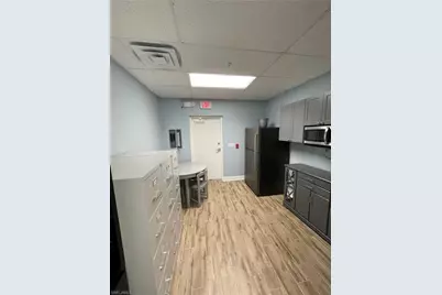 28089 Vanderbilt Dr, Bonita Springs, FL 34134 - Photo 3