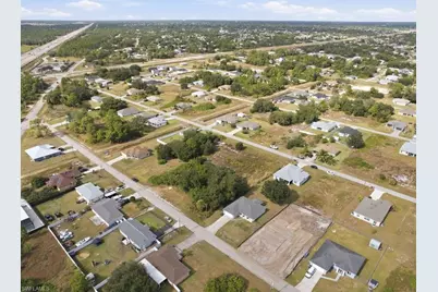 2910 51st St SW, Lehigh Acres, FL 33976 - Photo 9