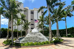 8665 Bay Colony Dr, Naples, FL 34108 - Photo 3