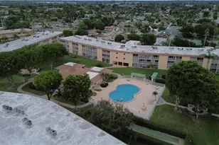 400 Village Green Circle, Palm Springs, FL 33461 - Photo 17