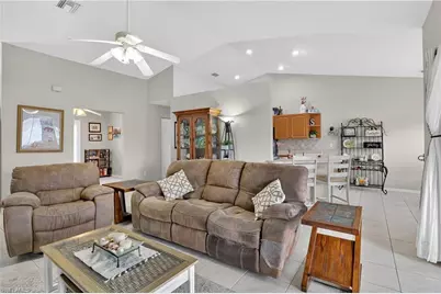 1815 NE 2nd Pl, Cape Coral, FL 33909 - Photo 23