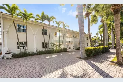 980 7th Ave S #204, Naples, FL 34102 - Photo 15