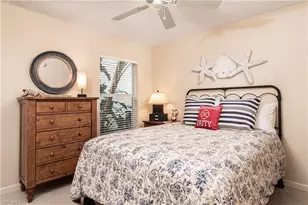 284 4th St S, Naples, FL 34102 - Photo 9