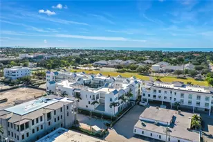 201 8th St S, Naples, FL 34102 - Photo 41