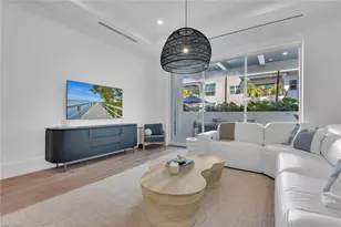 201 8th St S, Naples, FL 34102 - Photo 5