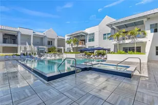 201 8th St S, Naples, FL 34102 - Photo 27