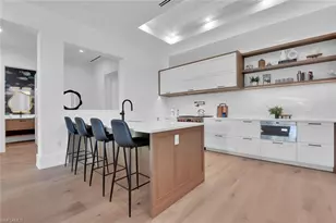 201 8th St S, Naples, FL 34102 - Photo 9