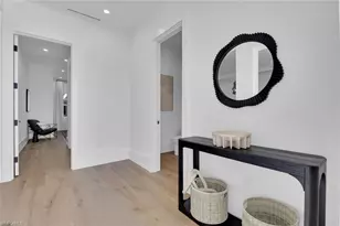 201 8th St S, Naples, FL 34102 - Photo 3