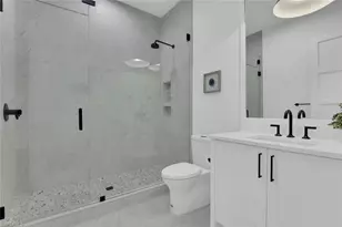 201 8th St S, Naples, FL 34102 - Photo 21