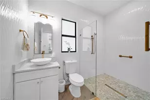 425 SE 15th St, Cape Coral, FL 33990 - Photo 21