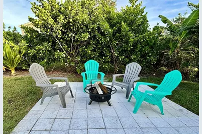 33 Henderson Dr, Naples, FL 34114 - Photo 17