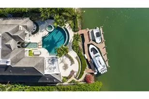 3430 Gin Ln, Naples, FL 34102 - Photo 17