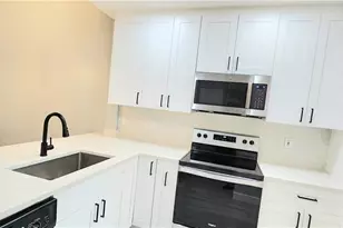 7745 Woodbrook Cir, Naples, FL 34104 - Photo 13