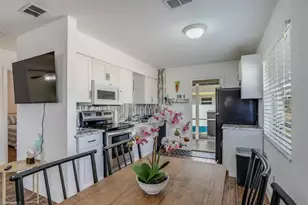 1780 Smugglers Cove, Naples, FL 34112 - Photo 3