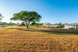 2180 Leisure Ln, Fort Myers, FL 33907 - Photo 17