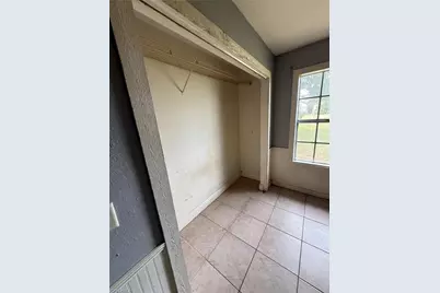 633 SW 10th Pl, Cape Coral, FL 33991 - Photo 9