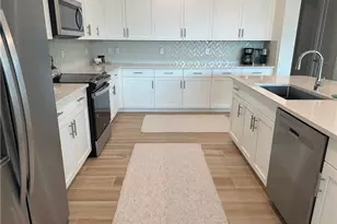 207 Indies Dr E, Naples, FL 34114 - Photo 9