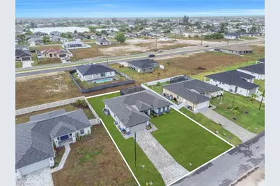 309 NE 15th Ter, Cape Coral, FL 33909 - Photo 7