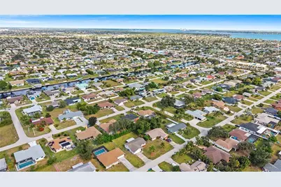 1311 SE 33rd Ter, Cape Coral, FL 33904 - Photo 39