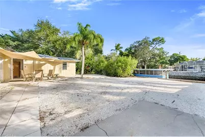 2772 Riverview Dr, Naples, FL 34112 - Photo 15