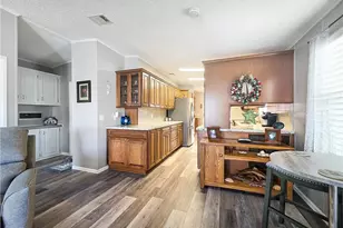 264 Lakeside Dr, North Fort Myers, FL 33903 - Photo 5