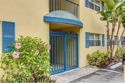 4290 Gulfstream Dr #4, Naples, FL 34112 - Photo 15