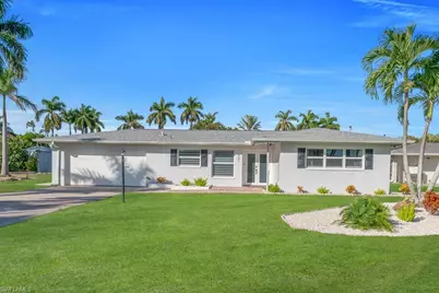 261 Bayshore Dr, Cape Coral, FL 33904 - Photo 11