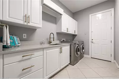 160 Logan Blvd S, Naples, FL 34119 - Photo 23