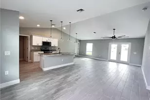 2302 NE 35th St, Cape Coral, FL 33909 - Photo 3