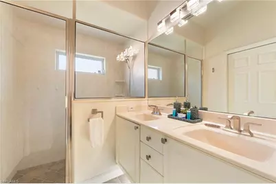 1526 Vintage Ln, Naples, FL 34104 - Photo 19