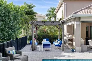 1626 Serrano Cir, Naples, FL 34105 - Photo 31