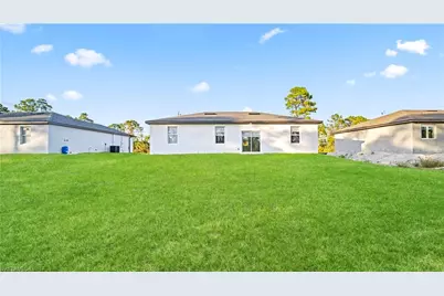 539 Hutton St E, Lehigh Acres, FL 33974 - Photo 25