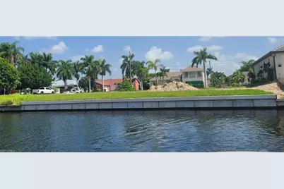 2712 SW 37th Ter, Cape Coral, FL 33914 - Photo 3