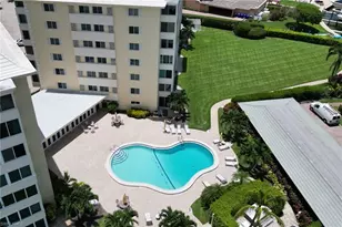 3420 Gulf Shore Blvd N, Naples, FL 34103 - Photo 19