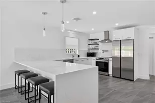 565 110th Ave N, Naples, FL 34108 - Photo 3